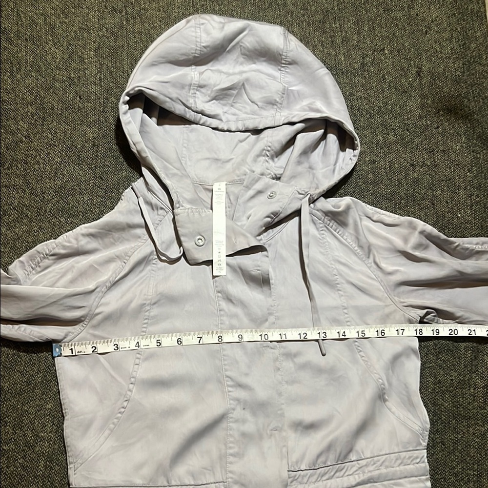 Lululemon City Stroll Jacket Tencel Silverscreen Light Gray Hooded sz 4 Like New - Picture 8 of 13